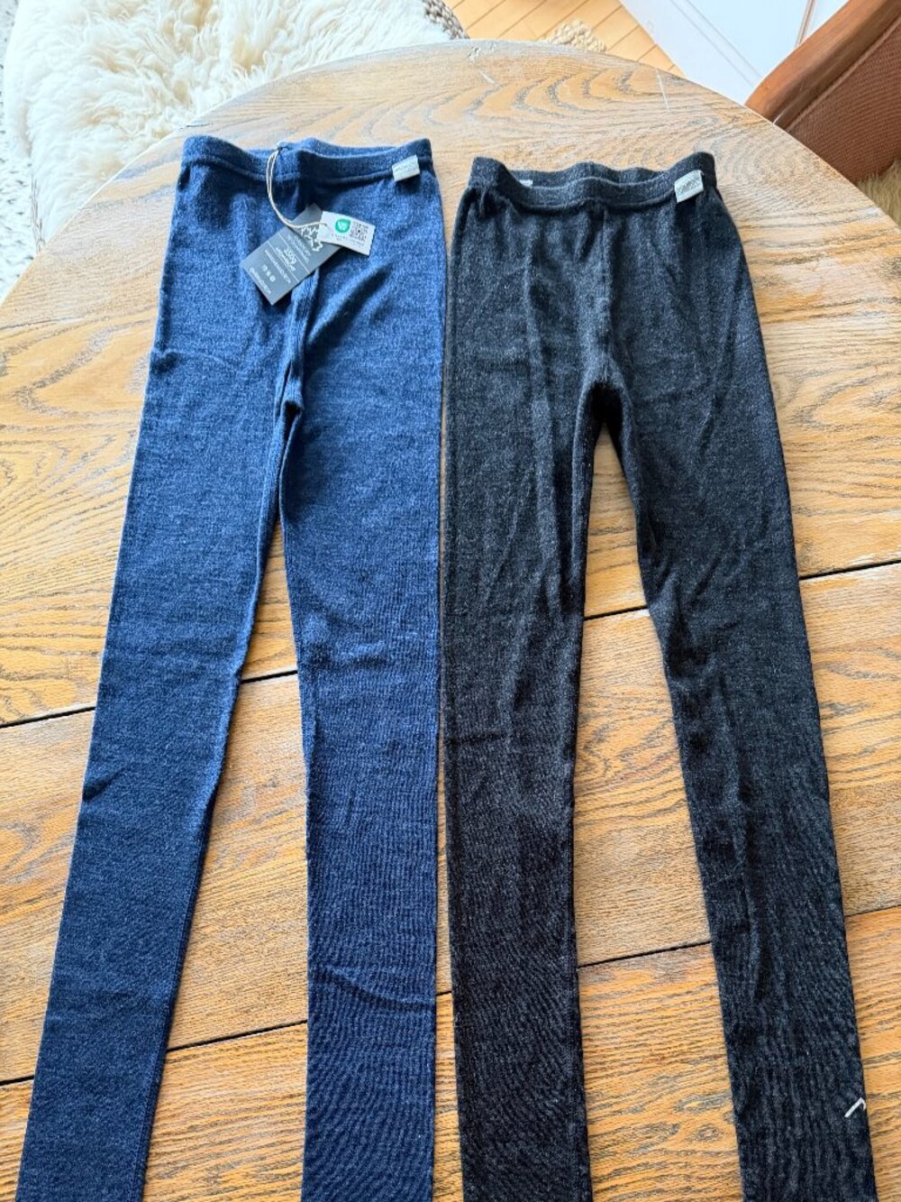 MERINO TECH 250 merino wool long johns/Youth M (9/10) one new)